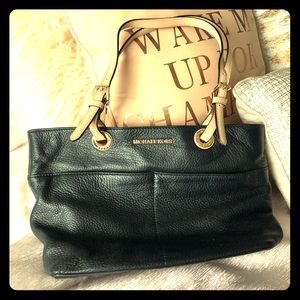 Michael Kors Black Purse with Pockets